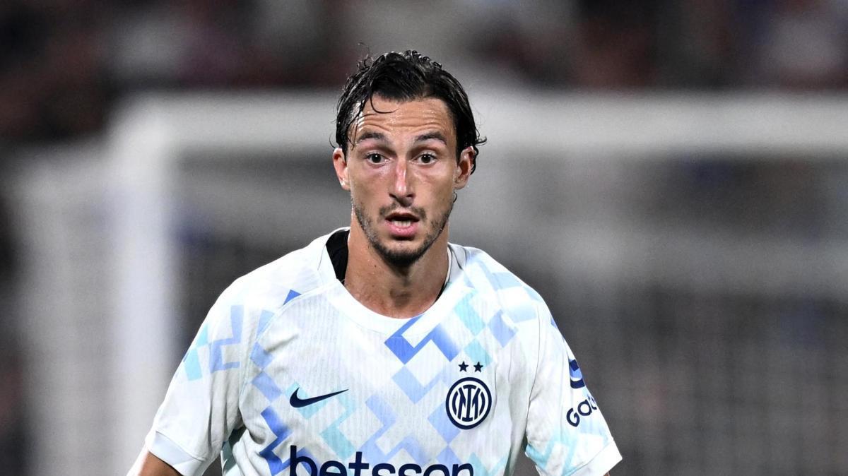 Góc Nhìn J88: Skira: Sassuolo hỏi thăm tình hình Darmian, cầu thủ sẵn sàng nhận hợp đồng một năm