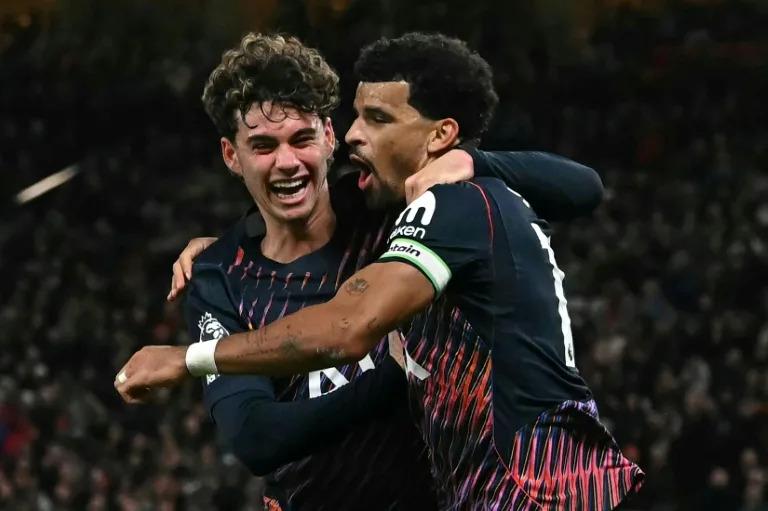Góc Nhìn J88: Thiếu người vẫn gỡ hòa phút chót, Man United hơn người như